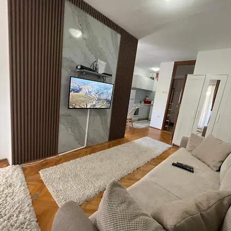 아파트 Flat In Centar In